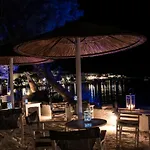 Ostria & 4* Αλυκή