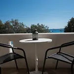 Ξενοδοχείο με διαμερίσματα Ostria & Αλυκή