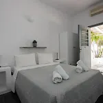 Ostria & 4* Alikí