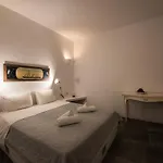 Ostria & Ξενοδοχείο με διαμερίσματα Αλυκή