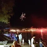 Ξενοδοχείο με διαμερίσματα Ostria & Αλυκή