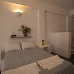 Ostria & Ξενοδοχείο με διαμερίσματα 4*