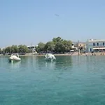 Ξενοδοχείο με διαμερίσματα Ostria & 4*