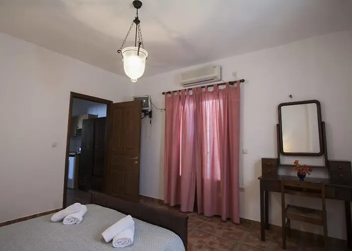 Apart Otel Ostria & 4*