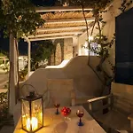 Ostria & 4* Alikí