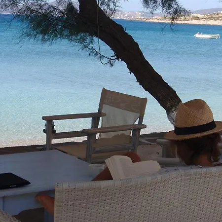 Ostria & Ξενοδοχείο με διαμερίσματα
