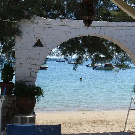 Ostria Studios&apartments Alikí