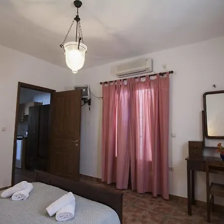 Apartahotel Ostria Studios&apartments 4*